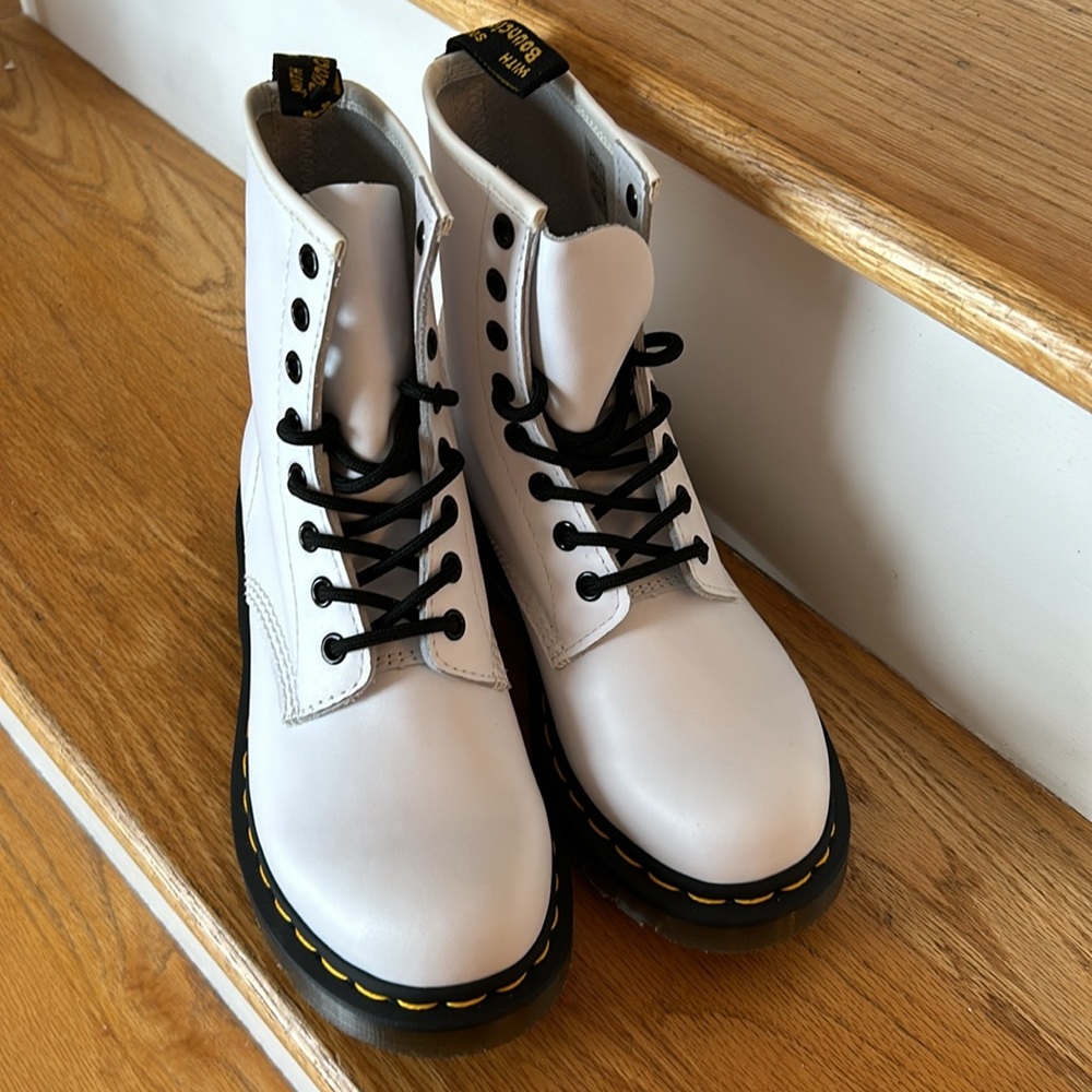 NEW Dr. martens 1460 white womens - Picture 2 of 6